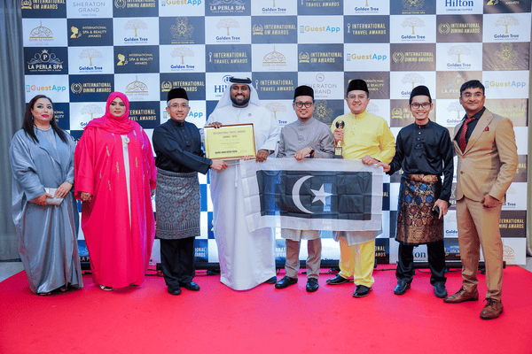 Tourism board delegation or destination gala trophy presentation photo